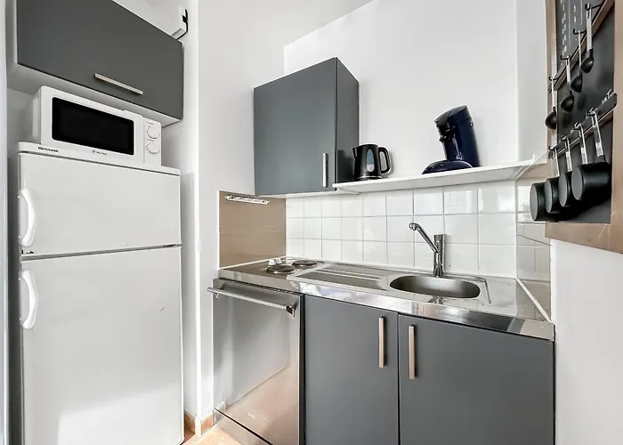 아파트 T2 Lumineux Avec Parking Prive Et Vue Degagee *