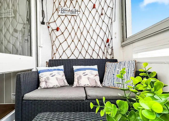 T2 Lumineux Avec Parking Prive Et Vue Degagee Apartman