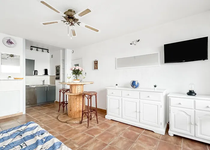 T2 Lumineux Avec Parking Prive Et Vue Degagee *